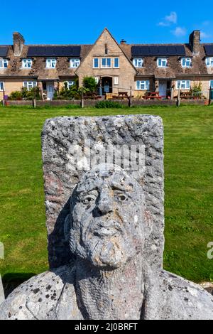 Inghilterra, Dorset, Dorchester, Tolpudle, Statua di pietra di George Loveless di fronte al museo dei Martiri Tolpudle Foto Stock