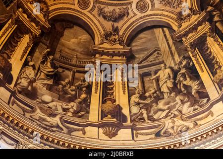 Inghilterra, Londra, Cattedrale di St. Paul, dettaglio del Duomo progettato da Sir Christopher Wren e dipinto da Sir James Thornhill Foto Stock