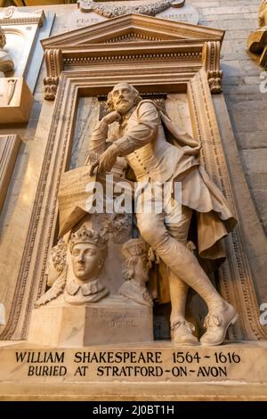 Inghilterra, Londra, Abbazia di Westminster, Poets Corner, William Shakespeare Memorial Statua Foto Stock