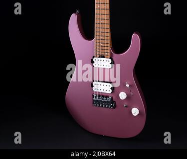 Charvel stratocaster in finitura nebbia borgogna Foto Stock