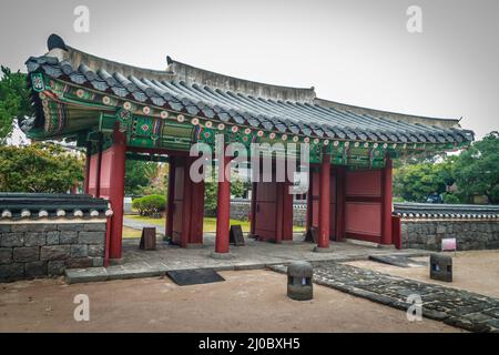 Jeju Mokgwana, il più antico edificio rimasto a Jeju per l'ex ufficio del governo centrale dove il periodo Joseon Magistrato di Foto Stock