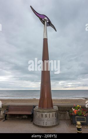 La Trans-Pennine Trail End Marker a Hornsea, una città balneare in East Riding dello Yorkshire, Inghilterra. Foto Stock