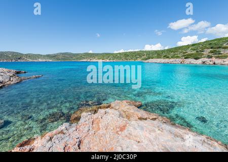 The beautiful Agia Dynami beach on Chios Island in Greece. Foto Stock