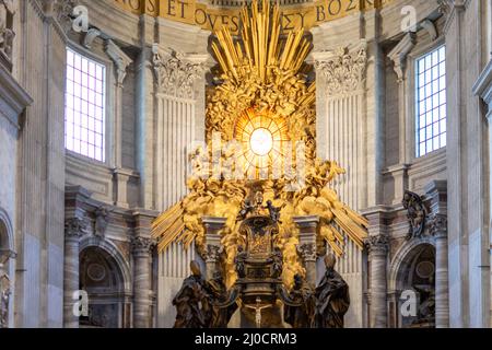 Trono di San Pietro, Basilica di San Pietro, Vaticano, Italia Foto Stock