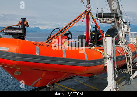 Queen of Cowichan scialuppa di salvataggio sul traghetto passeggeri Queen of Cowichan che viaggia tra il Lower Mainland e Vancouver Island in B. C., Canada. Foto Stock