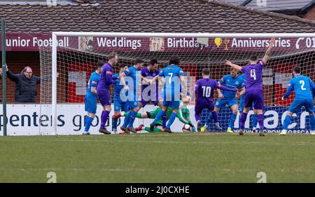 Il City of Liverpool FC ha ospitato il Warrington Rylands 1906 FC all'Eupen Arena, Ellesmere Port, per una partita non di campionato della stagione 2021-2022. Graeme M Foto Stock