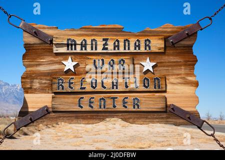 Cartello d'ingresso, sito storico nazionale di Manzanar, strada panoramica della Sierra orientale, California Foto Stock