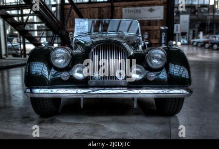 Oldtimer grande garage. Foto Stock