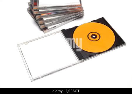 Primo piano di Compact Disc su sfondo bianco Foto Stock