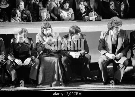 La finale della Coppa di Calcio 1978 fu la diciottesima finale della Coppa di Lega, e fu contestata tra Liverpool e Nottingham Forest. La partita iniziale ha portato a un'estrazione di 0?0 al Wembley Stadium il 18 marzo 1978. Il replay è stato quattro giorni più tardi a Old Trafford, e ha visto John Robertson segnare dal punto di rigore dopo un fallo di Phil Thompson su John o'Hare, che la TV replay confermato era effettivamente al di fuori della zona di rigore.(Picture) Liverpool giocatori in panchina. 22nd marzo 1978 Foto Stock
