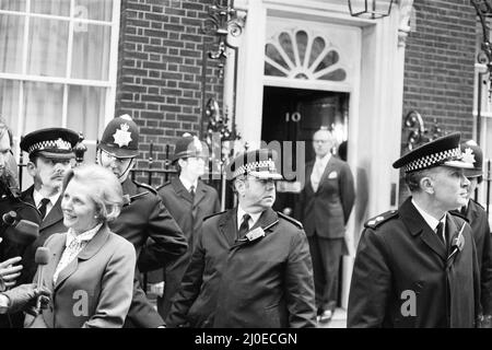 Margaret Thatcher entra nel numero 10 Downing Street dopo la sua storica vittoria elettorale, diventando la prima donna del primo ministro britannico. 4th maggio 1979 Foto Stock