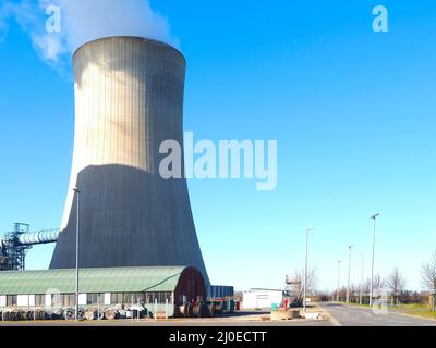 La stazione di lignite RWE Power inquina le emissioni di anidride carbonica a Neurath, Grevenbroich, Germania Foto Stock