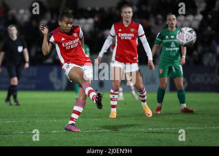 Borehamwood, Regno Unito. MAR 18th Nikita Parris di Arsenal spara durante la partita di Vitality Women's fa Cup tra Arsenal e Coventry United al Meadow Park, Borehamwood venerdì 18th marzo 2022. (Credit: Tom West | MI News) Credit: MI News & Sport /Alamy Live News Foto Stock