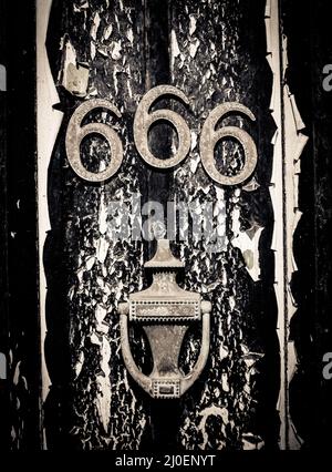 Spaventoso 666 porta Foto Stock