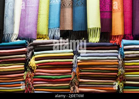 Scialle Pashmina al Grand Bazaar, Istanbul, Turchia. Foto Stock