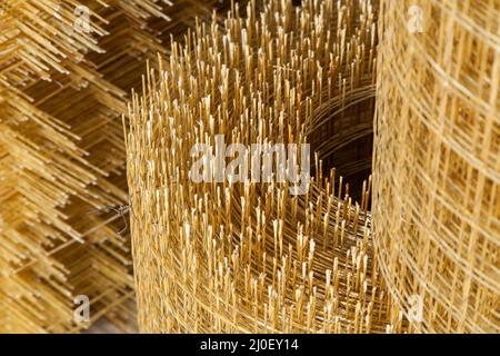 Barre composite. Gabbia di rinforzo. Rinforzo in fibra di vetro. Foto Stock