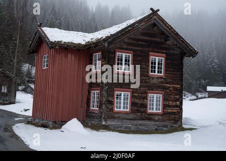 Il museo di Vest-Telemark espone vecchie fattorie di Telemark in Norvegia. Foto Stock