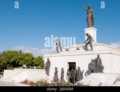 Monumento Liberty monumento statua punto di riferimento a Nicosia, Cipro Foto Stock