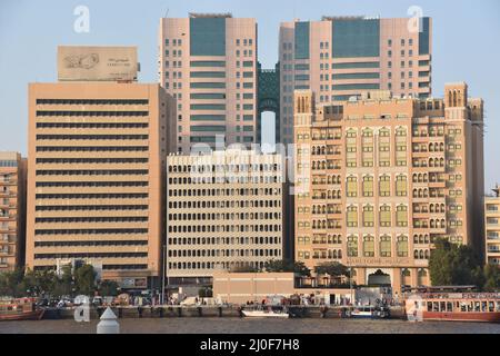 Vista del Dubai Creek da al Seef a Dubai, Emirati Arabi Uniti Foto Stock