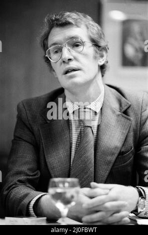 Vanessa Redgrave e il fratello Corin Redgrave hanno tenuto una conferenza stampa per delineare i loro piani dopo aver perso la loro azione diffamatrice contro l'osservatore. Corin Redgrave è raffigurato. 10th novembre 1978. Foto Stock