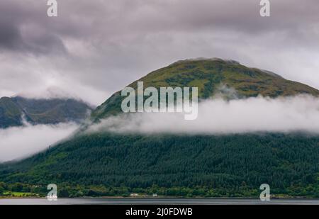 Paesaggio montano scozzese a Fort Williams nella zona di Glencoe in Scozia Foto Stock