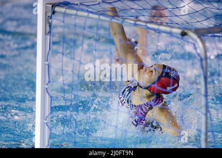 Roma, Italia. 18th Mar 2022. Fabiana Sparano (CSS Verona) durante il CSS Verona vs Bogliasco 1951, partita di waterpolo Italiana Donna Coppa Italia a Roma, Italia, Marzo 18 2022 Credit: Independent Photo Agency/Alamy Live News Foto Stock