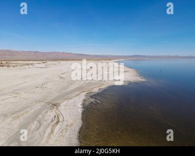 Vista aerea di Bombay Beach e del paesaggio marino di Salton della California meridionale in California Foto Stock