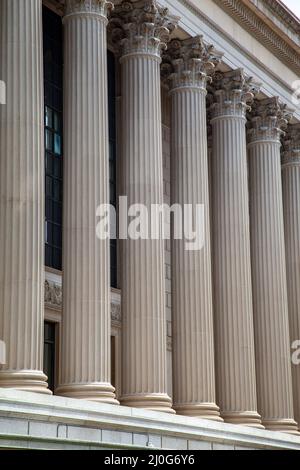 Colpo verticale delle colonne degli archivi nazionali di Washington DC, Stati Uniti Foto Stock