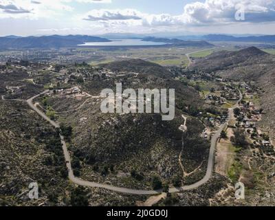 Vista aerea della valle selvaggia del parco Simpson nelle colline di Santa Rosa. Hemet, California Foto Stock