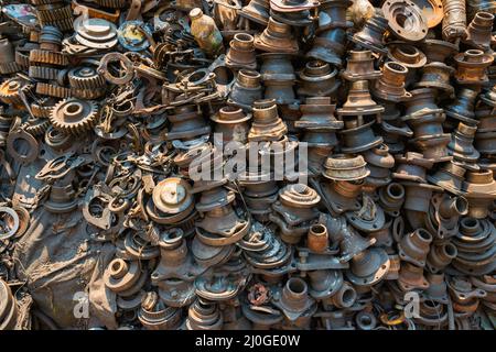 Vecchio rottame di metallo arrugginito Foto Stock