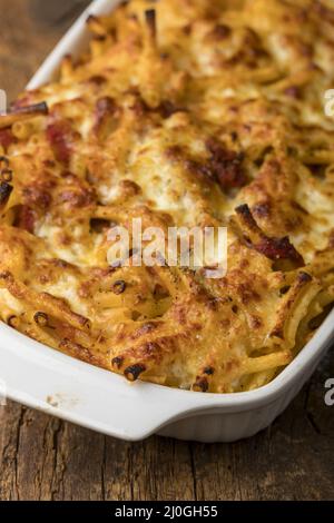 Mac e formaggio su legno Foto Stock
