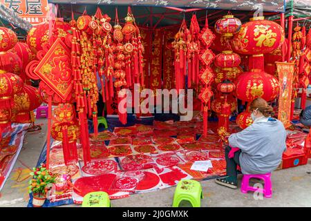 Sanya, Hainan/China-08.04.2020: Il punto di vista del mercato cinese e la preparazione del nuovo anno. Foto Stock