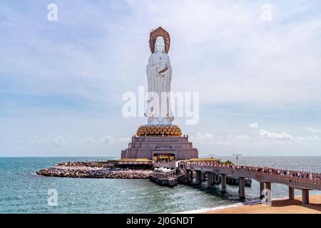 Il Tempio di Nanshan - il tempio buddista a Sanya, provincia di Hainan in Cina. La statua di Guan Yin del Mare del Sud di Sanya Foto Stock