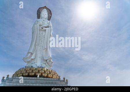 Il Tempio di Nanshan - il tempio buddista a Sanya, provincia di Hainan in Cina. La statua di Guan Yin del Mare del Sud di Sanya Foto Stock