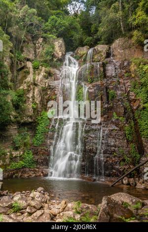 Foto verticale delle cascate Minnamurra nel Budderoo National Park, NSW, Australia Foto Stock