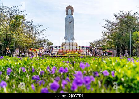 Il Tempio di Nanshan - il tempio buddista a Sanya, provincia di Hainan in Cina. La statua di Guan Yin del Mare del Sud di Sanya Foto Stock