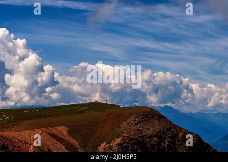 Autunno dorato nelle Dolomiti Foto Stock