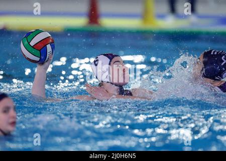 Roma, Italia. 18th Mar 2022. Mariam Marchetti (CSS Verona) durante il CSS Verona vs Bogliasco 1951, partita di waterpolo Italiana Donna Coppa Italia a Roma, Italia, Marzo 18 2022 Credit: Independent Photo Agency/Alamy Live News Foto Stock