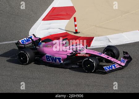 Sakhir, Bahrein. 19th Mar 2022. Bahrain International Circuit, Sakhir, Bahrain il 19 marzo 2022 Fernando Alonso 14 (SPA), Alpine A522 durante LA FORMULA 1 GULF AIR BAHRAIN GRAND PRIX 2022, Eleanor Hoad Credit: Every Second Media/Alamy Live News Foto Stock