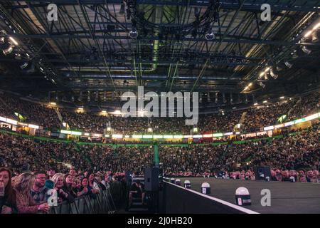 18 marzo 2022: Kelly Jones, Richard Jones, Adam Zindani e Jamie Morrison della band rock gallese, 'Stereophonics', suonano alla Manchester AO Arena la prima notte del loro tour nel Regno Unito del 2022. Il tour supporta il loro nuovo album "Oochya!" Che è il loro album in studio del 12th e l'ottavo album numero uno sulla UK Albums Chart. (Credit Image: © Myles Wright/ZUMA Press Wire) Foto Stock