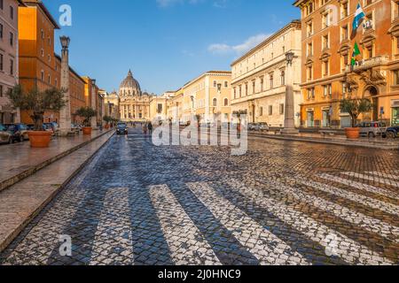 Città del Vaticano in viaggio la mattina. Foto Stock