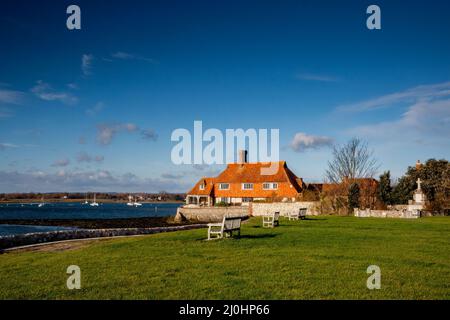 BOSHAM, WEST SUSSEX/UK - DECEMBER 5 : Casa sulla costa a Bosham vicino Chichester il 5 dicembre 2008 Foto Stock