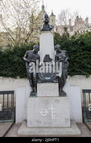 Statua di Samuel Plimsoll a Londra, Inghilterra, Regno Unito Foto Stock