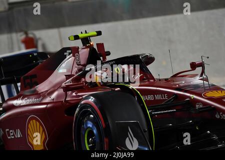 19 marzo 2022, Bahrain International Circuit, Sakhir, Formula 1 in Bahrain 2022, nella foto Carlos Sainz Jr. (ESP), Scuderia Ferrari Foto Stock
