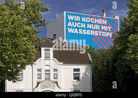 Grande poster Klimastahl presso lo stabilimento ThyssenKrupp Steel Europe di Bochum, Germania, Europa Foto Stock