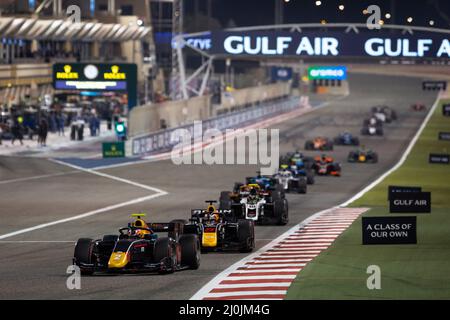 02 DARUVALA Jehan (ind), Prema Racing, Dallara F2, in azione nel corso del round 1st del Campionato FIA di Formula 2 2022 dal 18 al 20 marzo 2022 sul circuito Internazionale Bahrain, a Sakhir, Bahrain - Foto: Sebastian Rozendaal/DPPI/LiveMedia Foto Stock