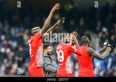 L'attaccante nigeriano Victor Osimhen della SSC Napoli festeggia la partita di vittoria durante la Serie A di calcio tra SSC Napoli e Udinese. Napoli ha vinto il 2-1 Foto Stock