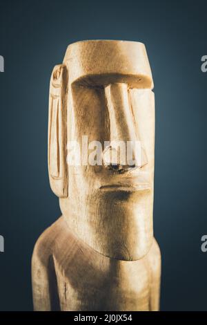 Statua tradizionale di un moai da Pasqua Isola Foto Stock