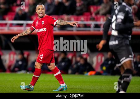 ANTWERPEN, BELGIO - 19 MARZO: Radja Nainggolan del Royal Antwerp FC durante la partita della Jupiler Pro League tra il Royal Antwerp FC e SV Zulte Worgem a Bosuilstadion il 19 marzo 2022 ad Antwerpen, Belgio (Foto di Joris Verwijst/Orange Pictures) Foto Stock