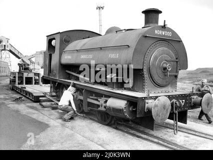 Questo piccolo motore a 040 serbatoi è arrivato per raddoppiare la potenza del vapore al deposito della Bowes Railway a Springlwell il 7th maggio 1981. Il motore, costruito da Andrew Barclay di Kilmarnock nel 1954, è l'aggiunta più recente a stock alla linea di collisioni preservata. Foto Stock